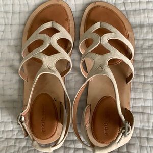 Gentle Souls Kenneth Cole 8.5